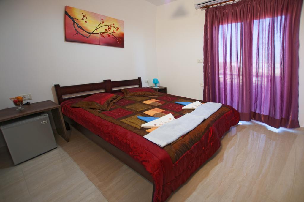 Elpidis Villa كوكينوس بيرغوس المظهر الخارجي الصورة