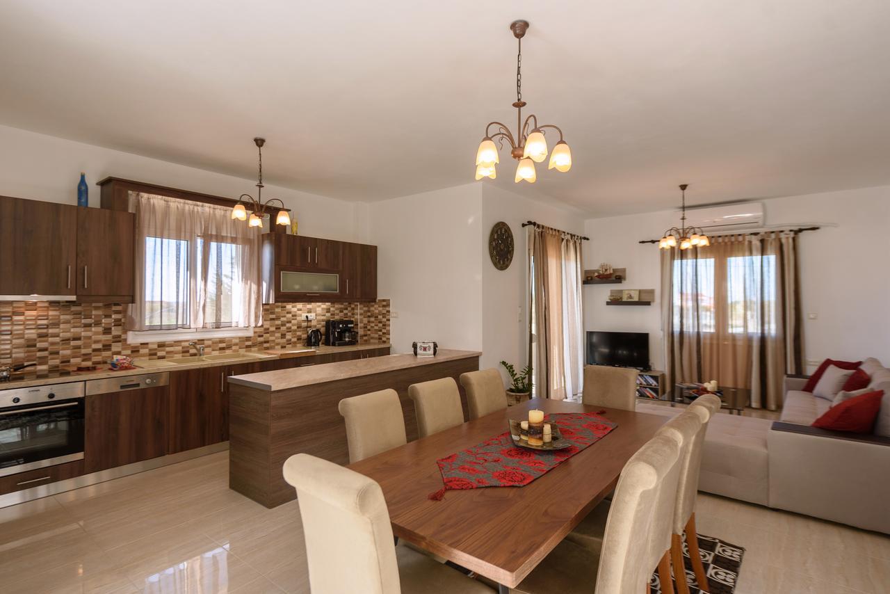 Elpidis Villa كوكينوس بيرغوس المظهر الخارجي الصورة