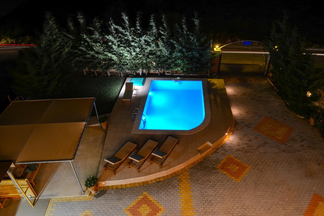 Elpidis Villa كوكينوس بيرغوس المظهر الخارجي الصورة